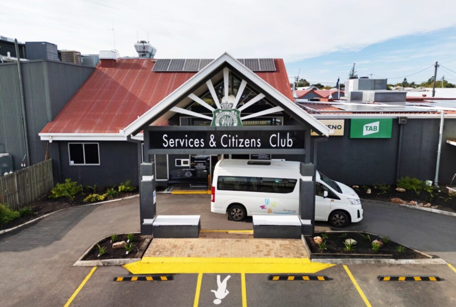 Maryborough Services Club courtesy bus, disables access and parking
